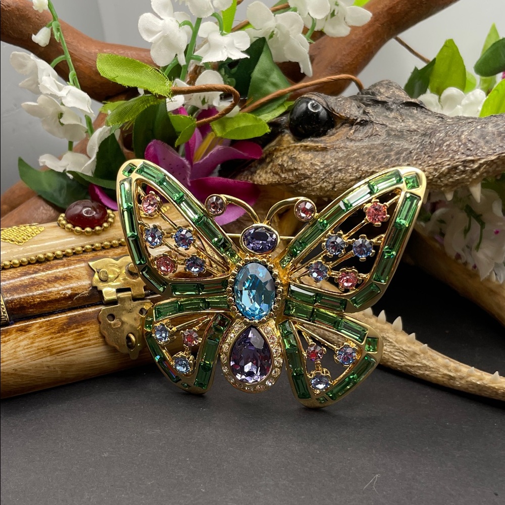 Nolan Miller butterfly brooch vintage 🔥